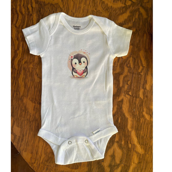 Penguin Love & Hearts Unisex Infants Gerber‎ ONESIES® Baby Shower Gift 0-3M - Picture 1 of 5